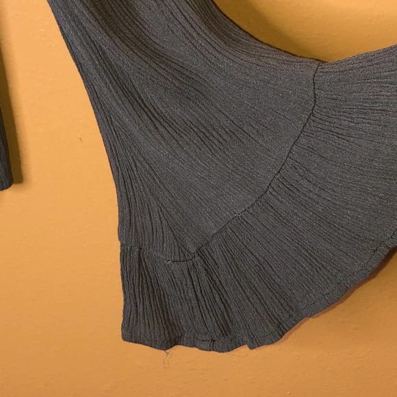 Socialite Green Bell Sleeve Boho Top, XS - Picture 4 of 8